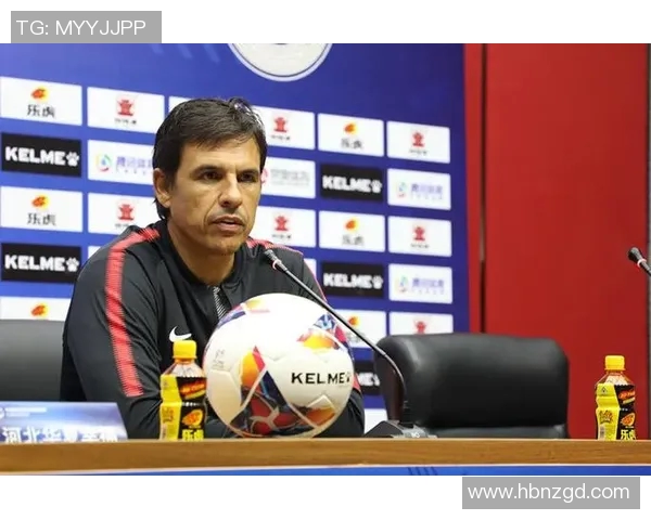 沙尔克04队艰难逆转取胜，实现胜利走向胜利征程